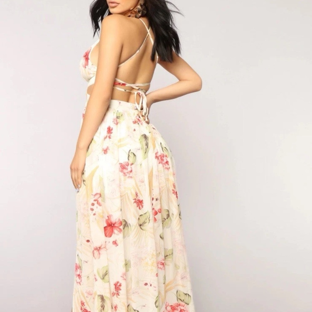 Fashion Nova Lanai Cutout Halter Maxi Dress M Tan Floral EUC - Picture 3 of 5